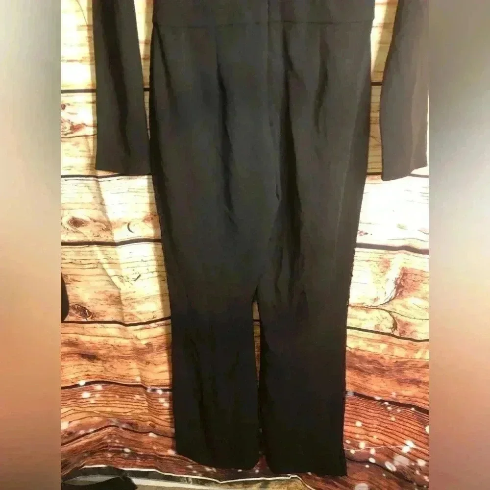 💃🏻🔥Black Lace accent Jumpsuit💃🏻🔥
